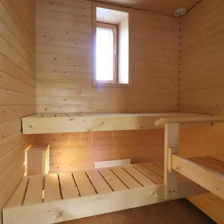 Spacious For 4 With Sauna